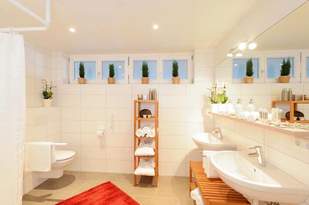 "Viktoria Apartments" - Annehmlichkeiten Von 4-Sterne Familien-Und Wellnesshotel Viktoria Koennen Mitgenutzt Werden Oberstdorf Zimmer foto